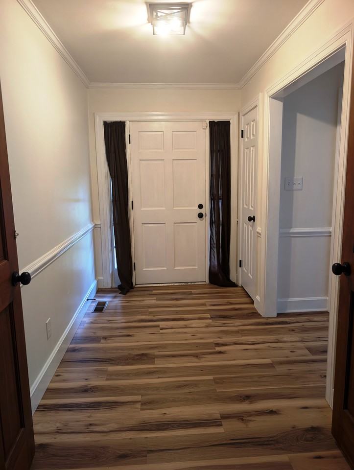 1103 Cardinal Dr Nw #NA - Photo 2 of 15