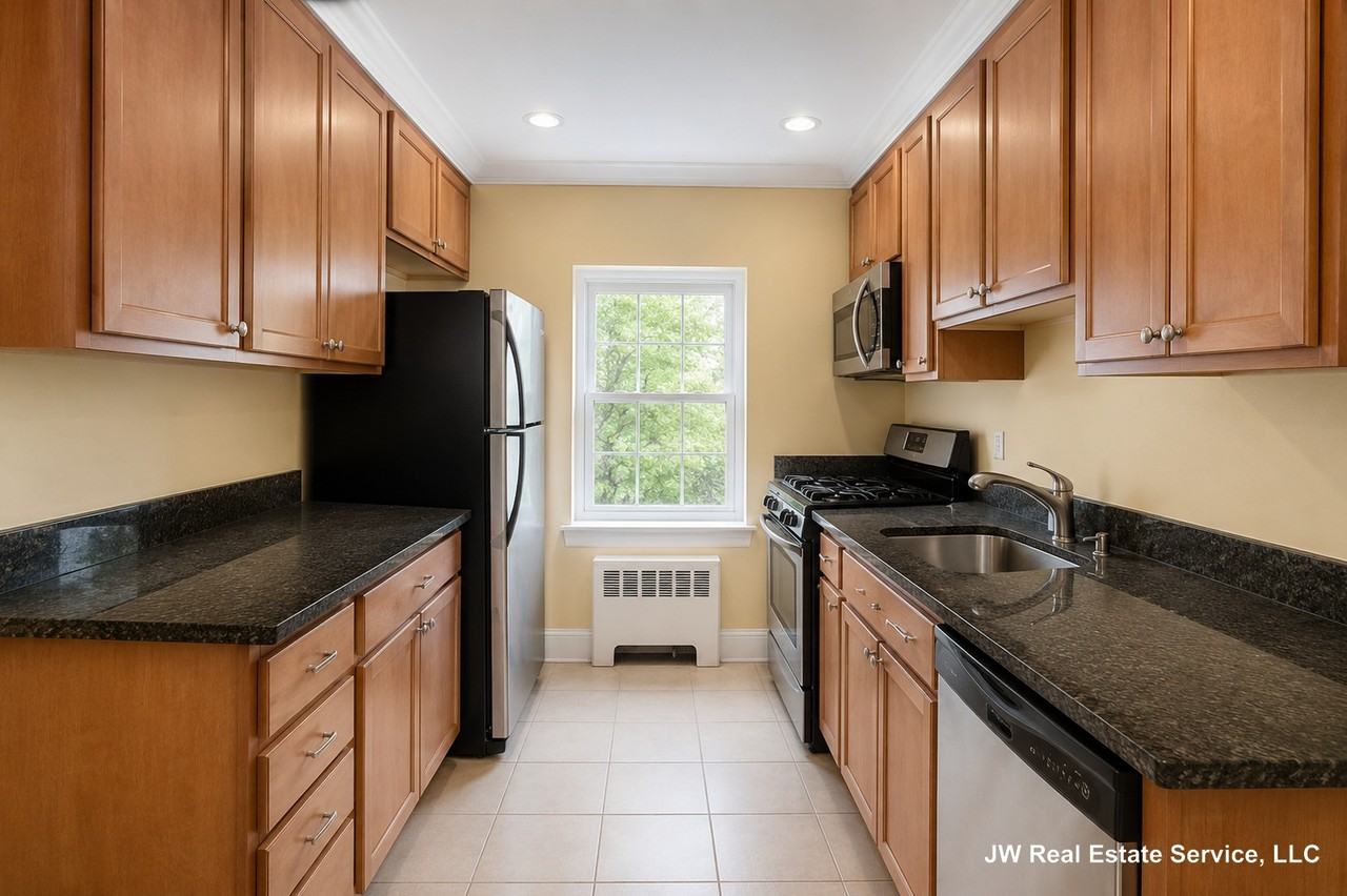 655 Washington St #3 - Photo 2 of 6