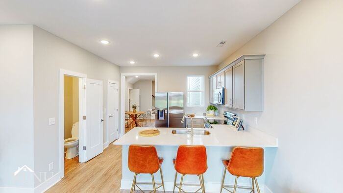 2328 E 18th St - Photo 5 of 17