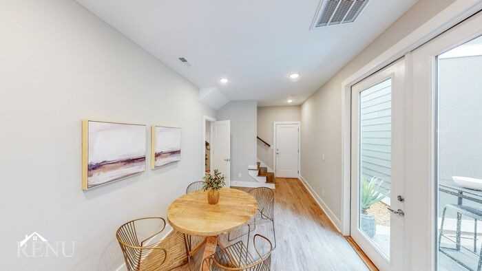 2328 E 18th St - Photo 7 of 17