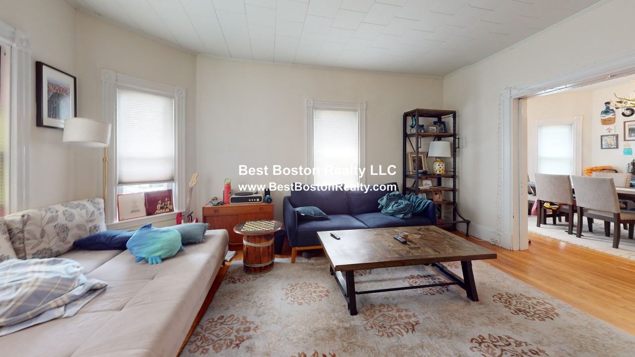 118 Waverly St - Photo 4 of 11