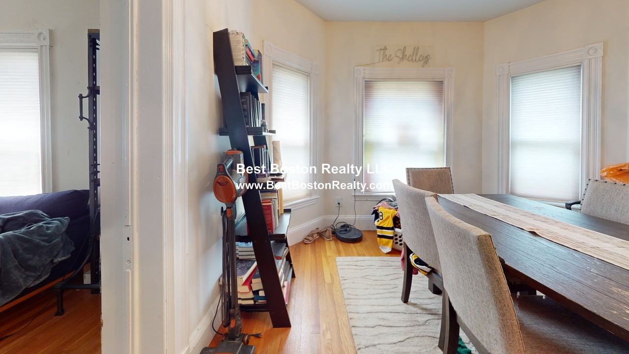 118 Waverly St - Photo 5 of 11