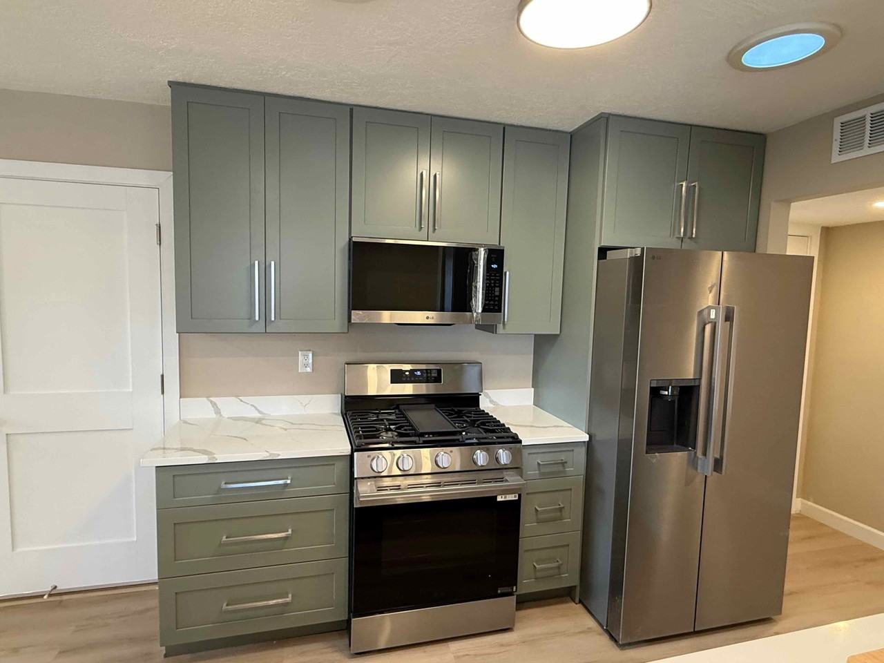 6024 Azure Ave Ne #NA - Photo 2 of 25