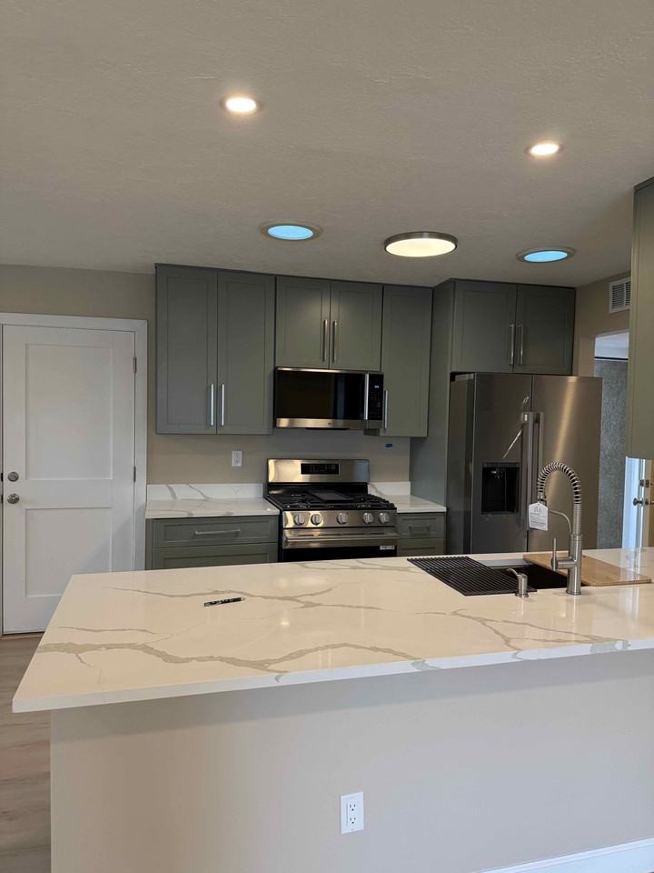 6024 Azure Ave Ne #NA - Photo 3 of 25