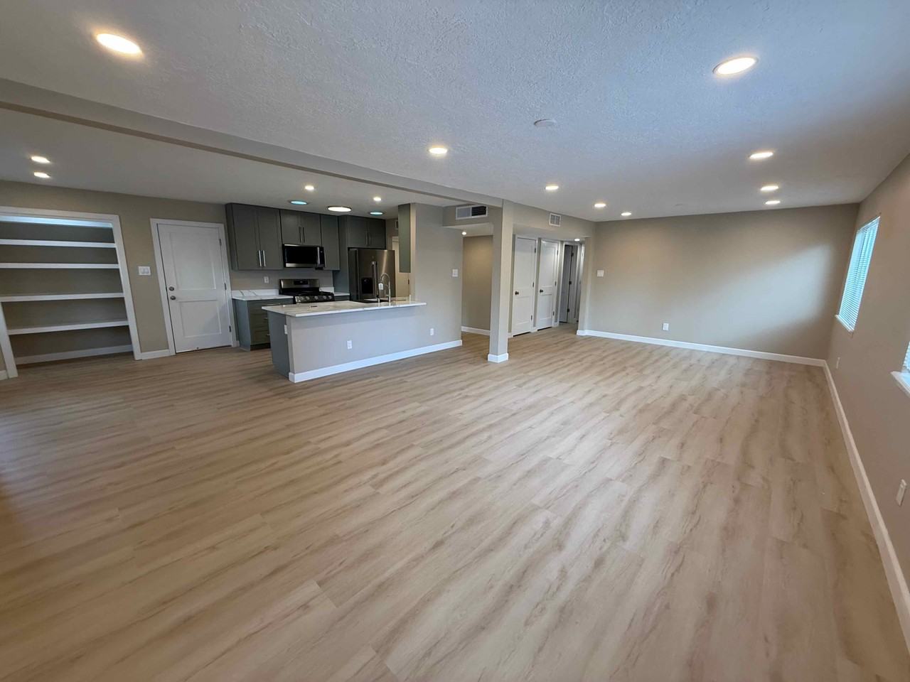 6024 Azure Ave Ne #NA - Photo 7 of 25