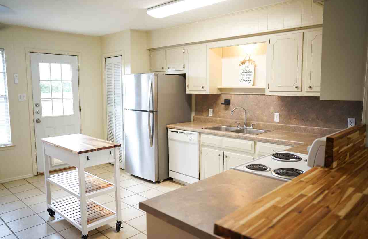 1749 Sheppard Rees Rd #B - Photo 3 of 7