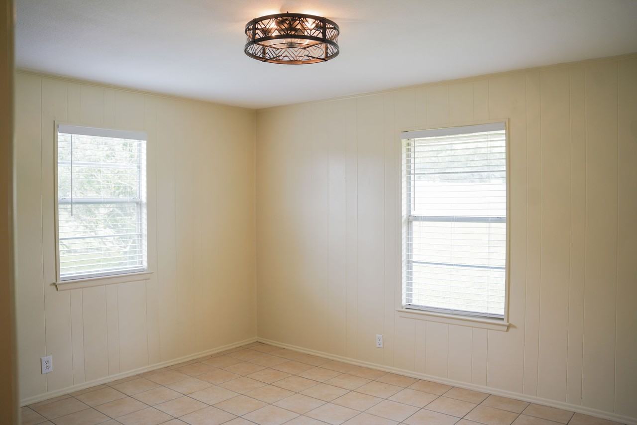 1749 Sheppard Rees Rd #B - Photo 5 of 7