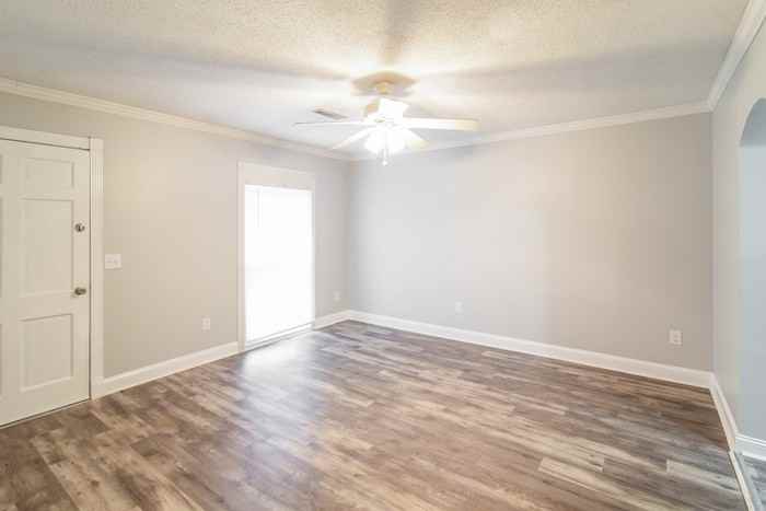 305 Laurel Ave - Photo 2 of 10