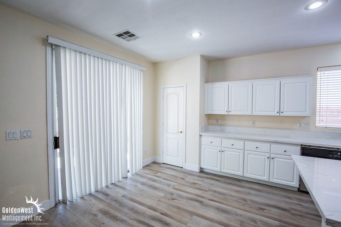 11074 Caramel Crest Ct - Photo 3 of 18