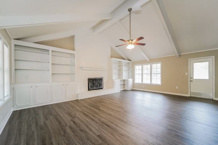 209 Spanish Oak Dr - Photo 3 of 11