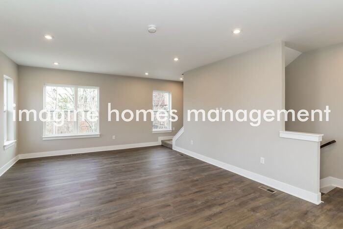 664 Crown St - Photo 6 of 23