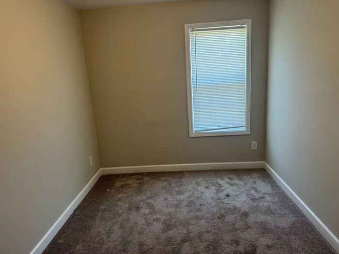 213 S Oak Gq St #A - Photo 7 of 11
