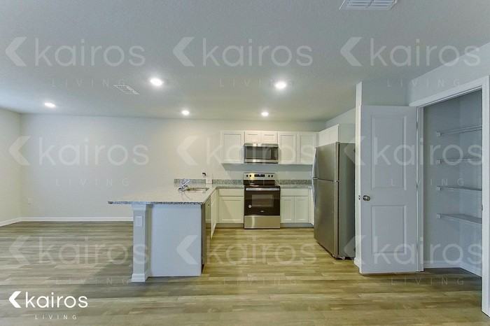 3596 W Eunice Dr - Photo 4 of 21