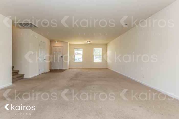 326 Kenneth Blvd Nw - Photo 3 of 16
