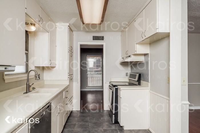 3307 Palmetto Trl - Photo 6 of 17