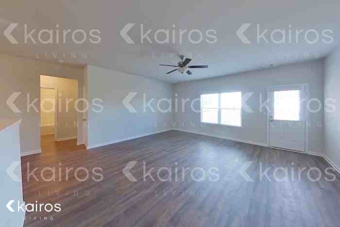 3494 Bridgewood Dr - Photo 4 of 30