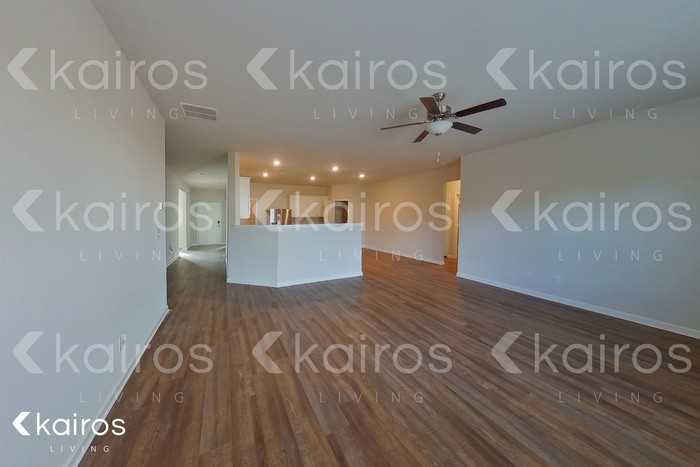 3494 Bridgewood Dr - Photo 5 of 30