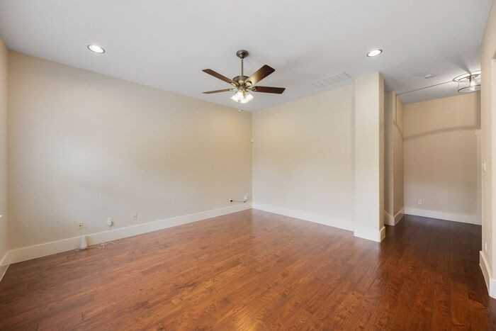 1007 Taulbee Ln - Photo 4 of 17