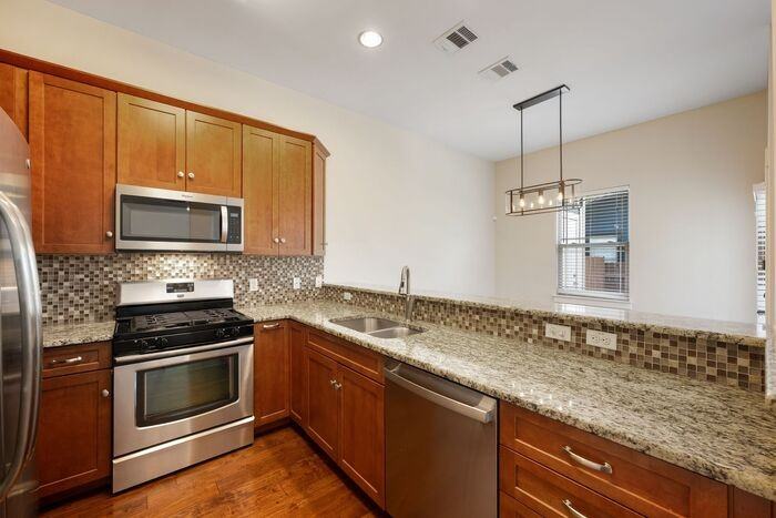 1007 Taulbee Ln - Photo 6 of 17