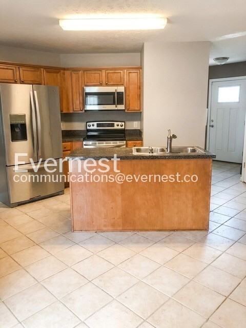 979 Tom Hailey Blvd - Photo 2 of 18