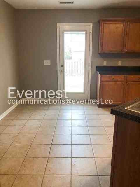 979 Tom Hailey Blvd - Photo 3 of 18