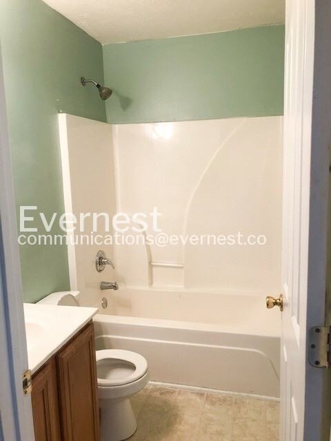 979 Tom Hailey Blvd - Photo 7 of 18