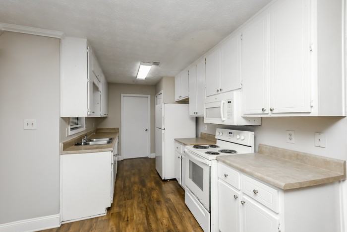 2442 Chauncey Ln Sw - Photo 6 of 15