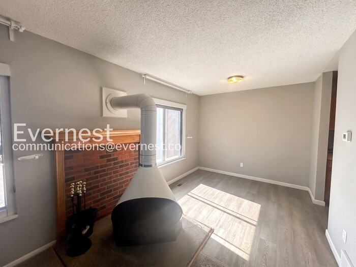 935 Saturn Dr #106 - Photo 4 of 20