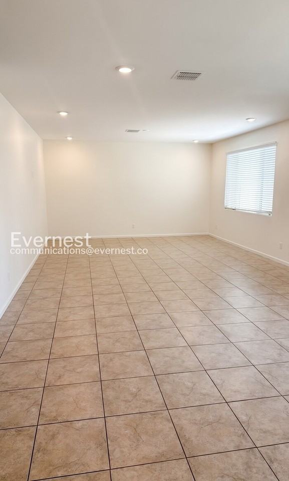 3041 W Crescent View Ln - Photo 6 of 33