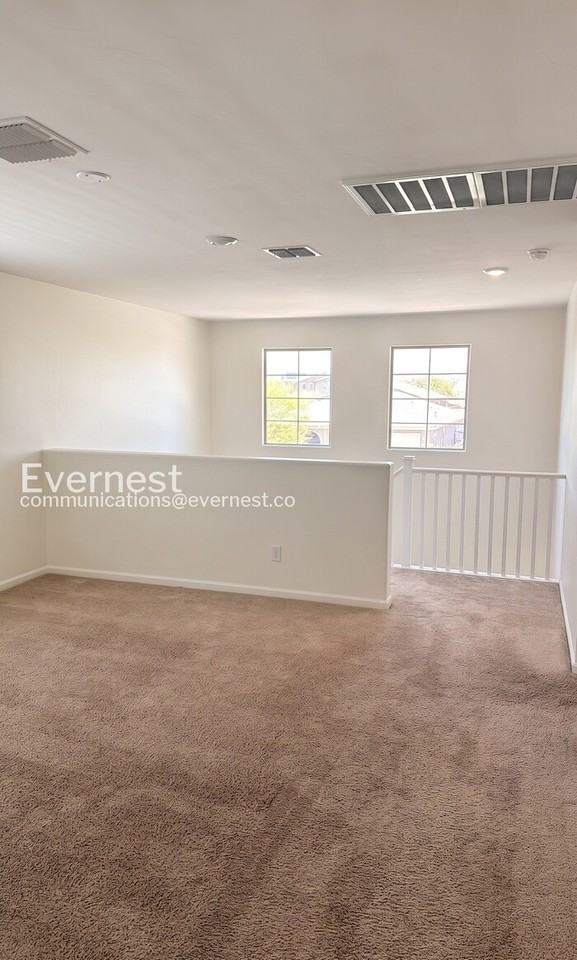 3041 W Crescent View Ln - Photo 7 of 33