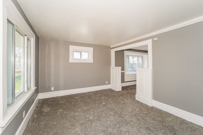 788 Saxon Ave - Photo 3 of 15