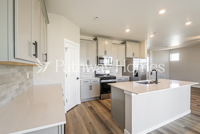 17921 E 94th Ave - Photo 6 of 16