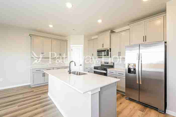 17921 E 94th Ave - Photo 7 of 16
