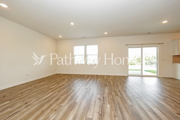 3918 Tinpiper Trce - Photo 3 of 15
