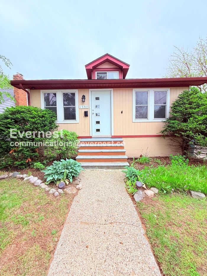 1557 Leroy St - Photo 2 of 39