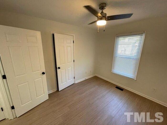 Latham Oaks Ave - Photo 6 of 14