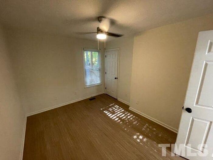 Latham Oaks Ave - Photo 7 of 14