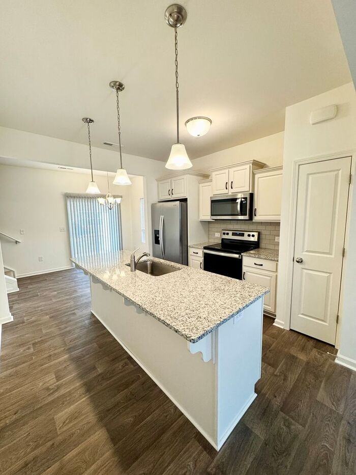13929 Clayborn St - Photo 6 of 12