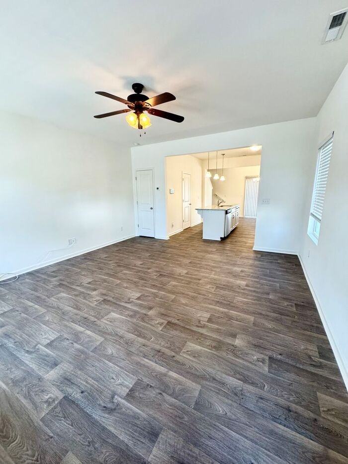 13929 Clayborn St - Photo 7 of 12
