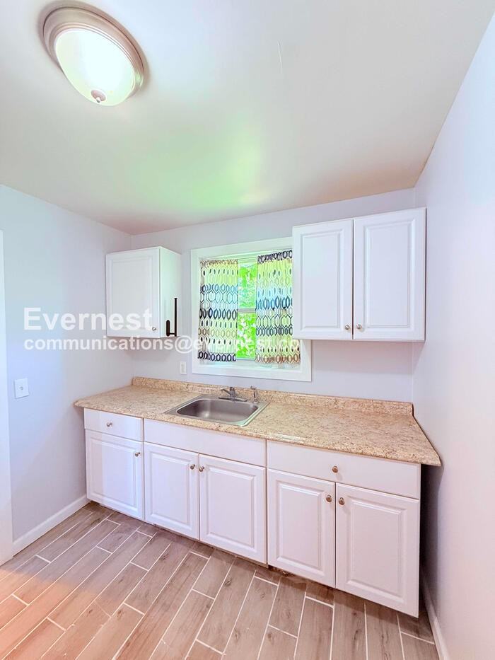 16834 Fairfield St - Photo 3 of 25