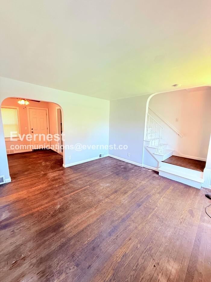 16834 Fairfield St - Photo 5 of 25