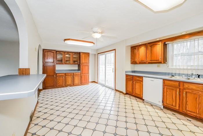 6443 Chase Dr - Photo 3 of 16