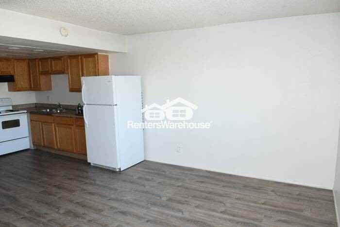 1733 E Cambridge Ave #204 - Photo 2 of 7