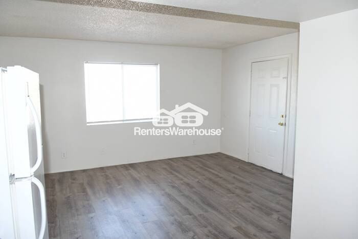 1733 E Cambridge Ave #204 - Photo 3 of 7
