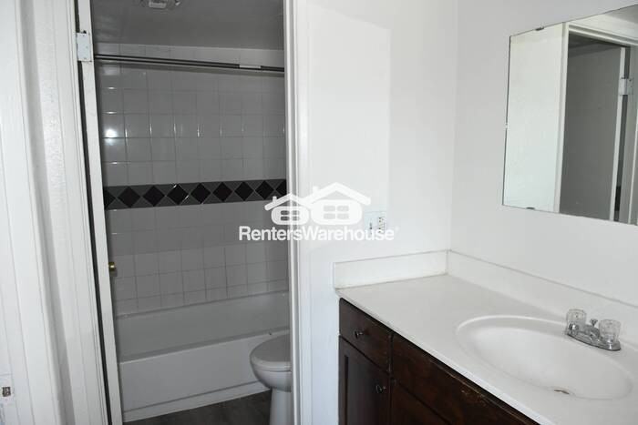 1733 E Cambridge Ave #204 - Photo 5 of 7