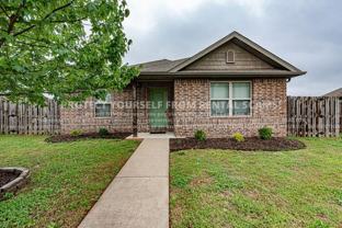 3702 Sw Capstone Ave - Photo 1 of 1