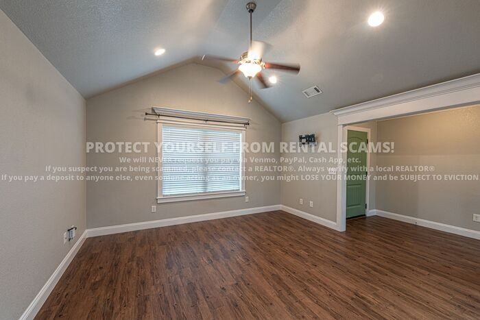 3702 Sw Capstone Ave - Photo 4 of 17