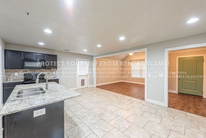 3702 Sw Capstone Ave - Photo 6 of 17