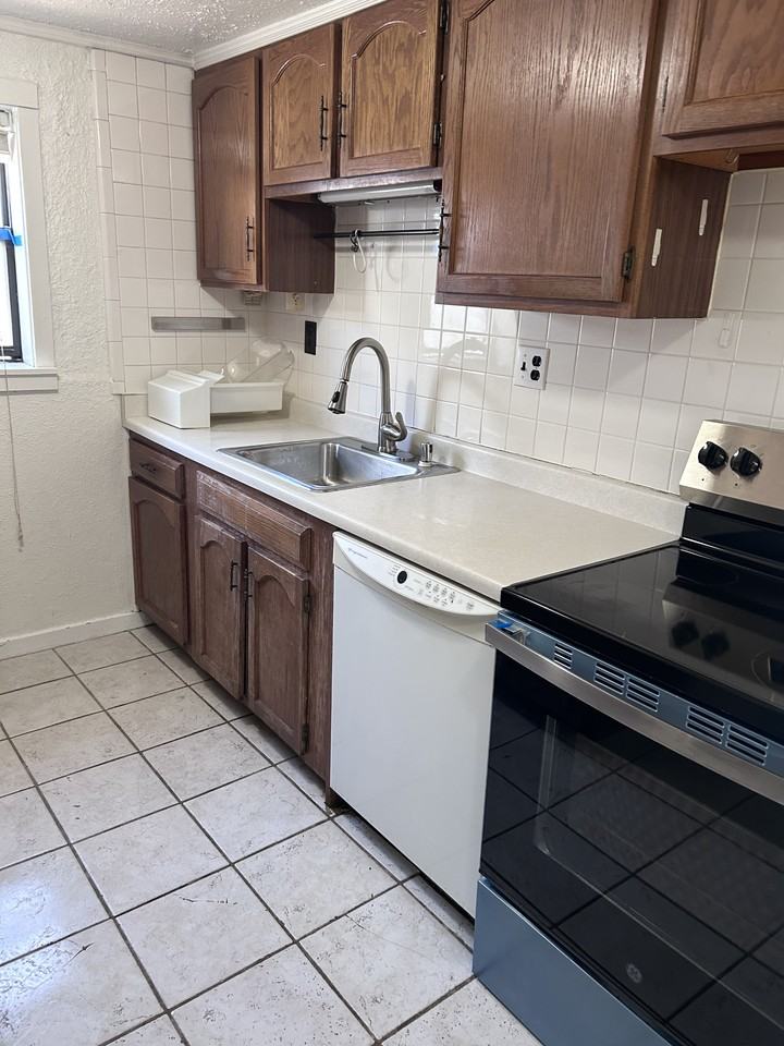 613 N Wall Ave #613N - Photo 2 of 13