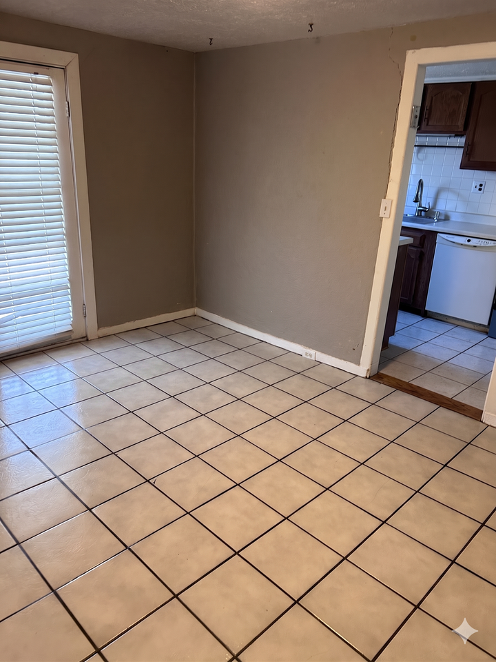 613 N Wall Ave #613N - Photo 4 of 13